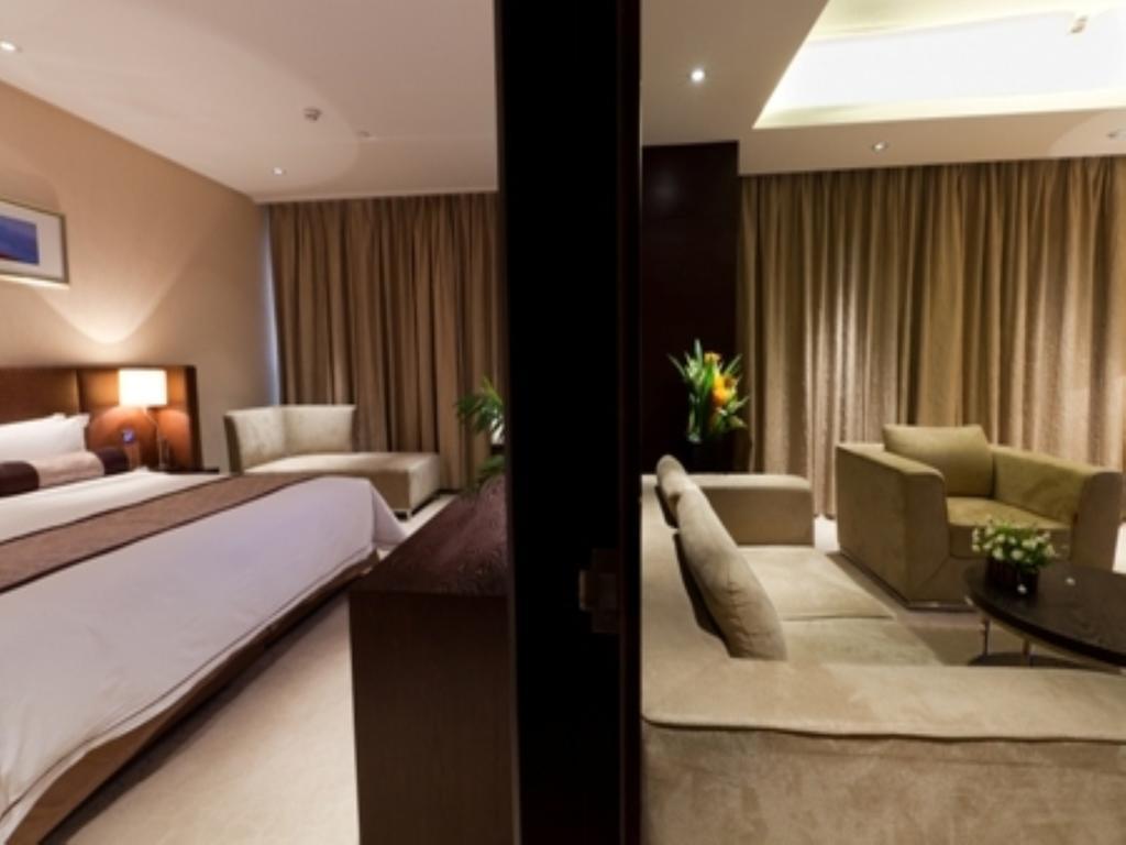 Jiazheng International Energy Hotel Huaqiao  Zewnętrze zdjęcie